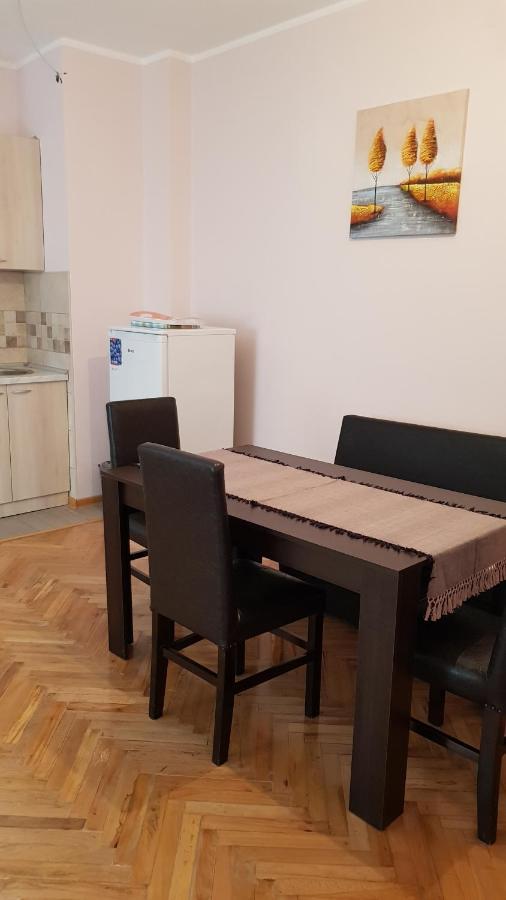 Apartmani V&F Vrnjacka Banja Bagian luar foto