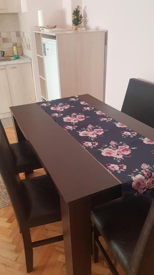 Apartmani V&F Vrnjacka Banja Bagian luar foto